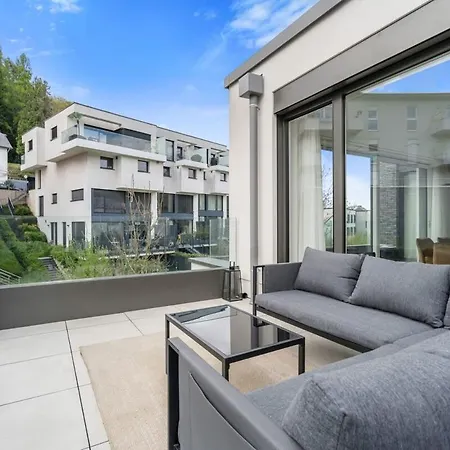 Luxury 2br, Free Parking, Balcony *