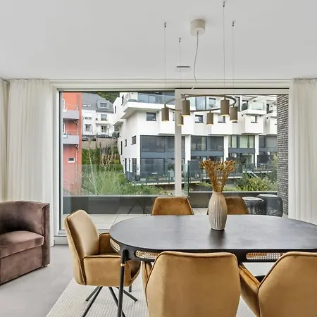 Luxury 2br, Free Parking, Balcony