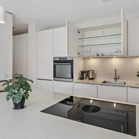 아파트 Luxury 2br, Free Parking, Balcony *