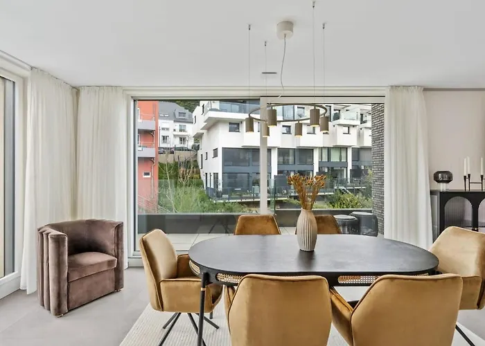 Luxury 2br, Free Parking, Balcony