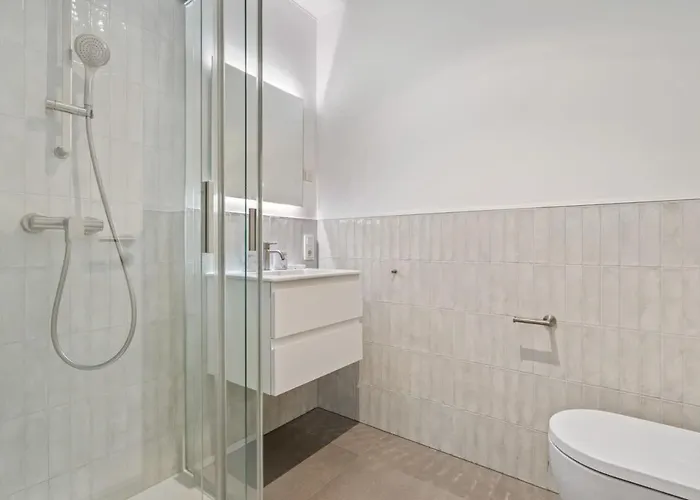 Apartment Luxury 2br, Free Parking, Balcony *